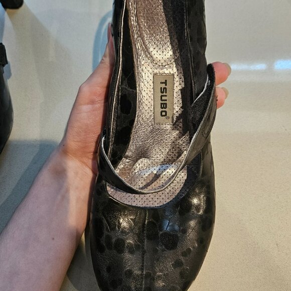 TSUBO Women's Black Textured Leather Sling Back 4-inch Pumps - Picture 13 of 14